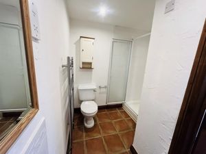 Ensuite- click for photo gallery